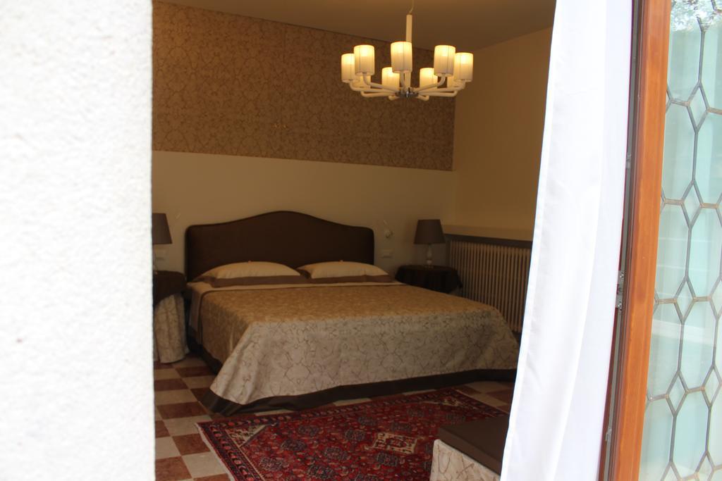 Domus Dotti V Guest House Treviso Esterno foto