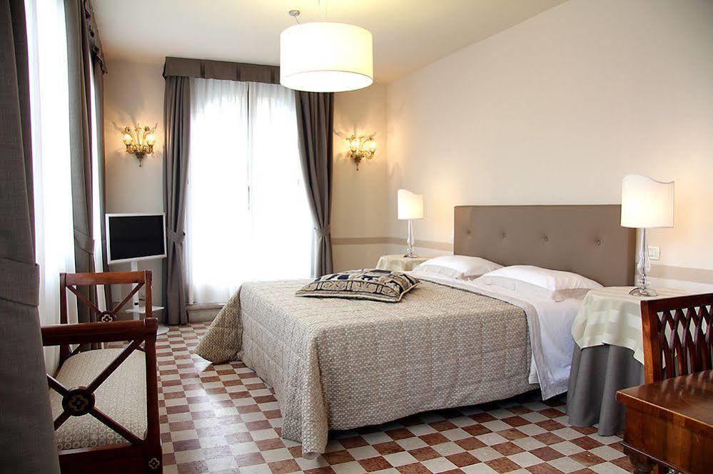 Domus Dotti V Guest House Treviso Esterno foto